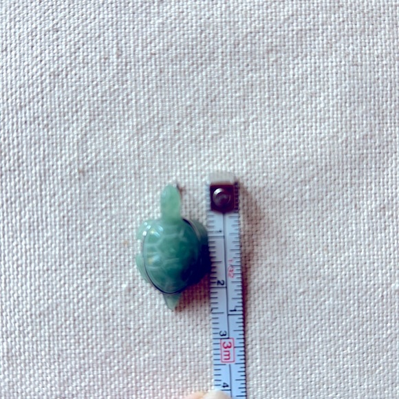 Jade and sterling silver turtle pendant - Picture 6 of 6